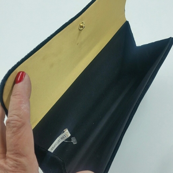 VICTORIA'S SECRET l Black Velvet Clutch E2 - Picture 3 of 5